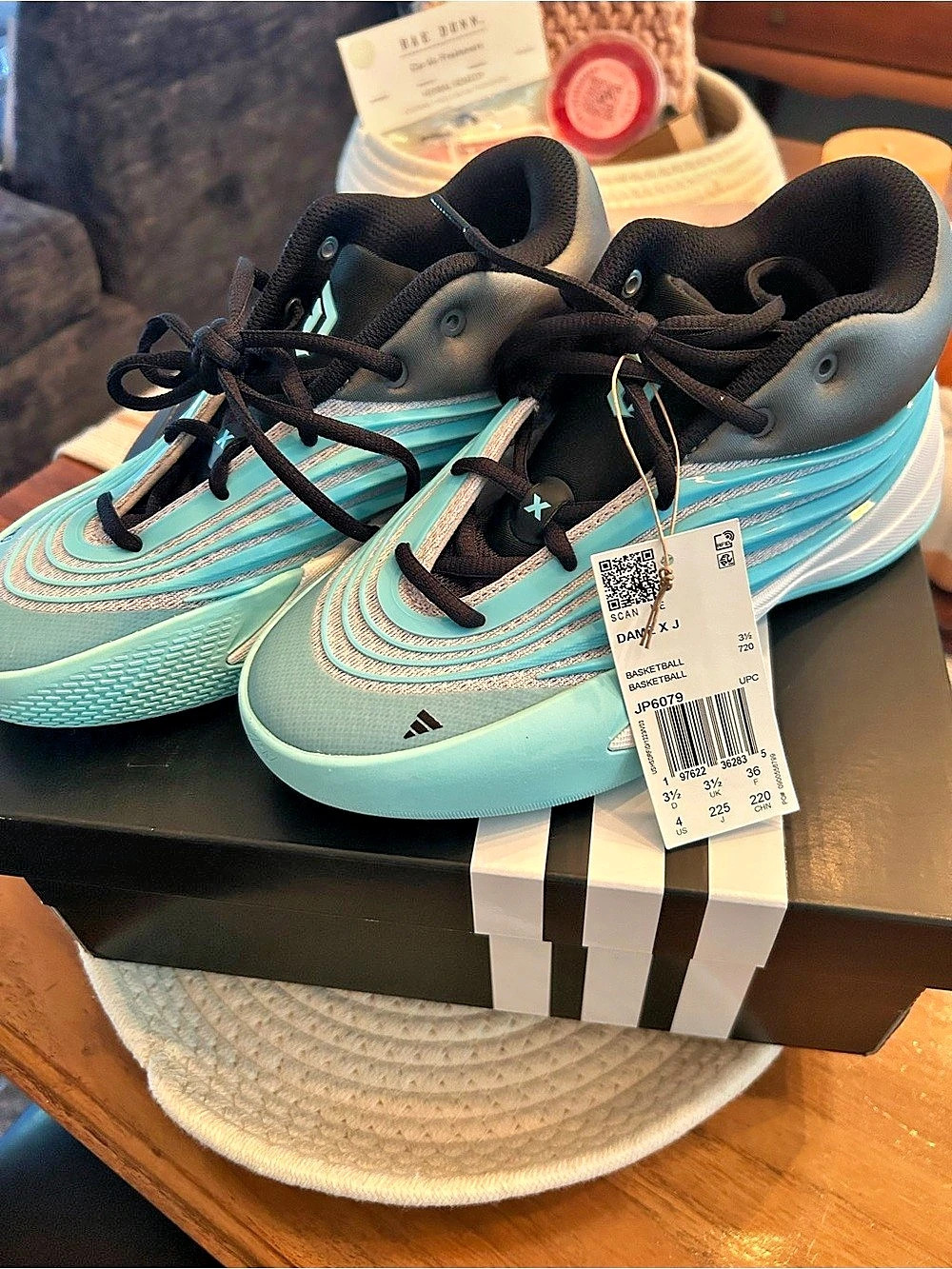 adidas Dame X Basketball Sneakers Blue & Black US 4 NWT. Big Kid